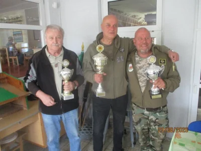 🏆 Norbert Paatsch holt den Pokal der Salutgruppe (Bild vergr&ouml;&szlig;ern)