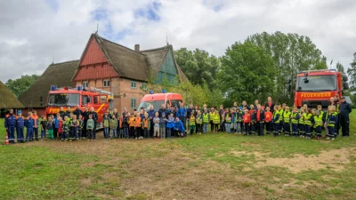 65 Kinder auf großer Entdeckungstour in Molfsee (Bild vergr&ouml;&szlig;ern)