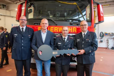 stv. Wehrführer Christian Arp, stv. Bürgermeister Manfred Peters, Wehrführer Stefan Stuhr und stv. Gerätewart Stephan Knorr (Bild vergr&ouml;&szlig;ern)
