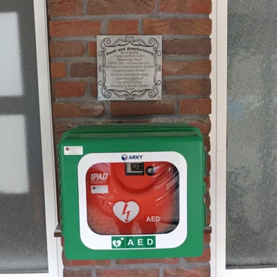 Automatisierter externer Defibrillator (Bild vergr&ouml;&szlig;ern)