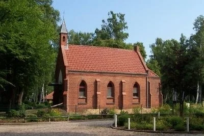 Unser Bild zeigt die kleine Kapelle auf dem Friedhof Kremmener Straße.