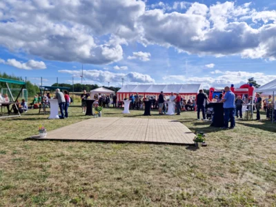 Seefeld hat beim Fest zum 445. Geburtstag des Ortes seinen Festplatz eingeweiht. Foto: Stadt Pritzwalk (Bild vergr&ouml;&szlig;ern)