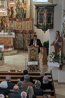 Bürgermeister Andreas Eckl sprach ergreifende Abschiedsworte.
