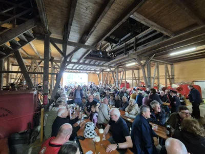 Senioren feiern mit Gottesdienst, Musik und Geselligkeit