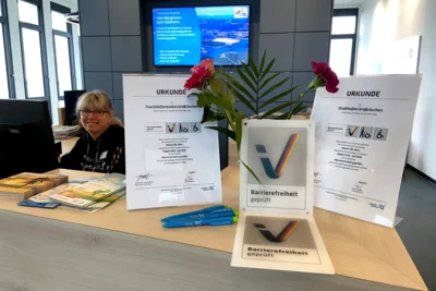Urkunden in der Touristinformation (Bild vergr&ouml;&szlig;ern)