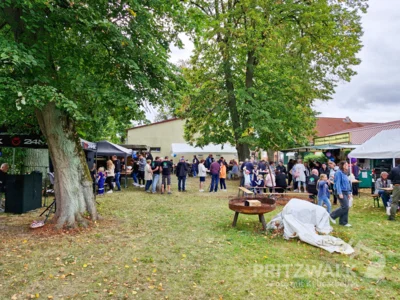 Das Sommerfest in Buchholz am Feuerwehrgerätehaus hatte zahlreiche Gäste. Foto: Stadt Pritzwalk (Bild vergr&ouml;&szlig;ern)