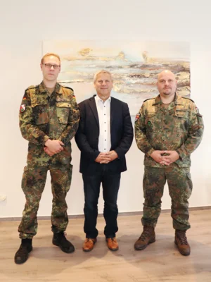 Führungswechsel auf dem Truppenübungsplatz Lehnin (Bild vergr&ouml;&szlig;ern)