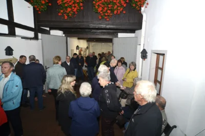 Sonderausstellung „Von Meisterwerken inspiriert - der Kunstmaler Günter Hartung“ eröffnet (Bild vergr&ouml;&szlig;ern)