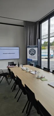 Innungsversammlung der Glaser-Innnung Münsterland und Ostwestfalen-Lippe im Betrieb Heinrich Niggemann GmbH & Co. KG (Bild vergr&ouml;&szlig;ern)