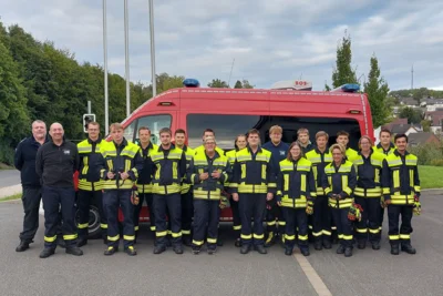 Sicher kommunizieren im Einsatz: 18 neue Sprechfunker (Bild vergr&ouml;&szlig;ern)