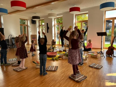 Kindergottesdienst zu Erntedank im Prackenbacher Bürgerhaus – Mitmachspiele, Geschichten und Lieder