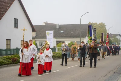 Kirchenzug zum Erntedankfest