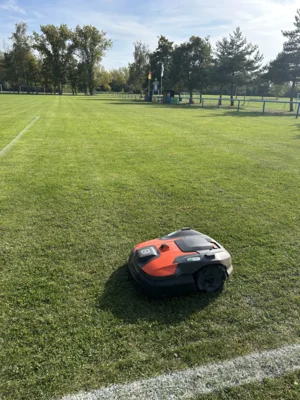 Mähroboter im Einsatz