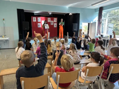 Nein Tonne - theaterpädagogische Werkstatt hilft Nein zu sagen