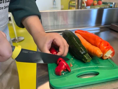 Regional, saisonal und lecker – Klasse 7 zaubert ein Drei-Gänge-Menü!