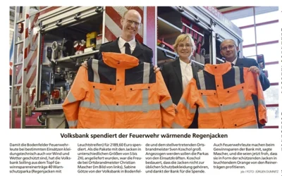 Volksbank sponsort Wetterschutzjacken (Bild vergr&ouml;&szlig;ern)