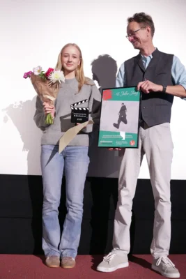 Mathilda Endrigkeit (Pritzwalk) gewann den ersten Platz in der Kategorie bis 15 Jahre mit dem Animationsfilm „16 Jahre jung“ I Foto: Beate Vogel (Bild vergr&ouml;&szlig;ern)