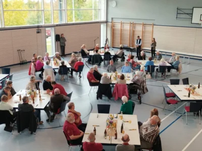 Bestens besuchter Seniorenmittagstisch am 10.10.2026 in der Elchhalle Ellenberg (Bild vergr&ouml;&szlig;ern)