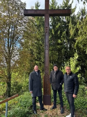 Meldung: Einweihung des restaurierten Burgstallkreuzes in Altheim
