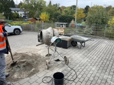 Aufbau Fundament für die Netzersatzanlage (Bild vergr&ouml;&szlig;ern)