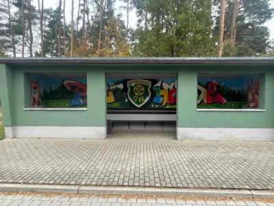 Neugestaltung der Bushaltestelle Pilzheide Walddrehna (Bild vergr&ouml;&szlig;ern)