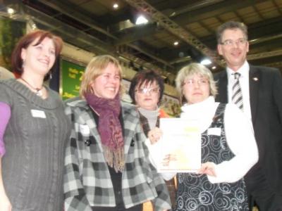 Preisträger des Wettbewerbs zum Tag der Regionen 2010 in Berlin ausgezeichnet (Bild vergrößern)
