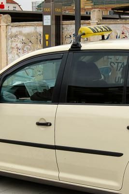 Taxi gewünscht? Einheitliche Rufnummer sorgt für Vereinfachung