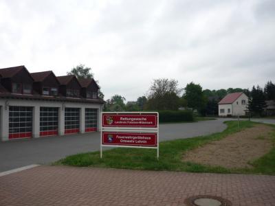 Neue Beschilderung am Feuerwehrgerätehaus Lehnin (Bild vergrößern)