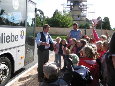 Busschule für die Sicherheit unserer Erstklässler (Bild vergr&ouml;&szlig;ern)