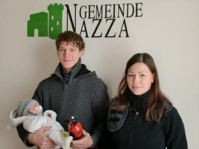Gemeinde Nazza begrüßt ihren jüngsten Einwohner (Bild vergr&ouml;&szlig;ern)