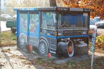 Graffiti-Künstler verwandeln Trafostation in Kunstobjekt