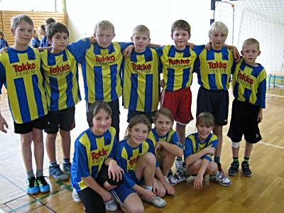 2. Platz für unsere Schulmannschaft der Klasse 4 beim Kreisfinale im Zweifelderball (Bild vergr&ouml;&szlig;ern)