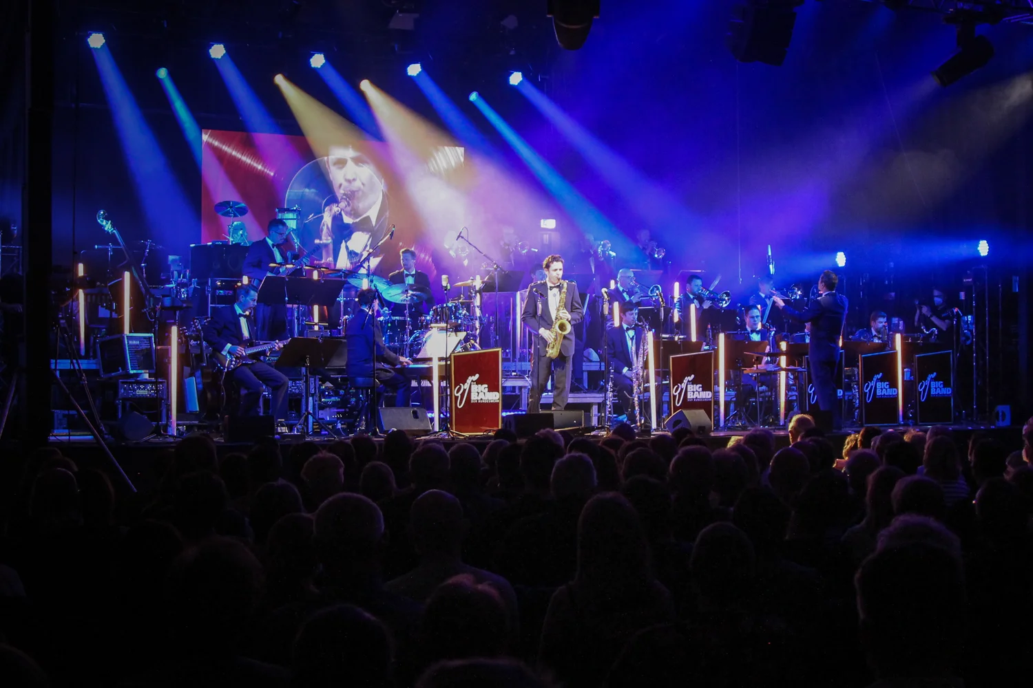 Eine der bedeutendsten und spannendsten Big Bands unserer Zeit: Die Big Band der Bundeswehr (Foto:  Peter Zylajew)