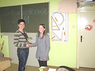 Unsere Schulsiegerin im Vorlesewettbewerb der 6. Klassen (Bild vergr&ouml;&szlig;ern)