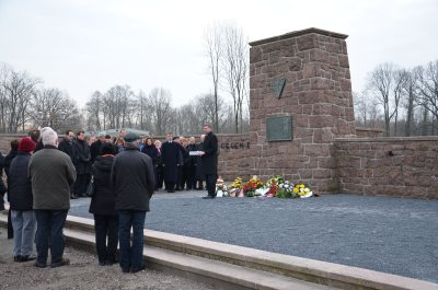 Gedenken an die Opfer des Holocaust im Schlosspark in Lauchhammer (Bild vergrößern)