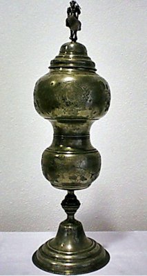 Pokal der Schneider steht im Weißgerbermuseum