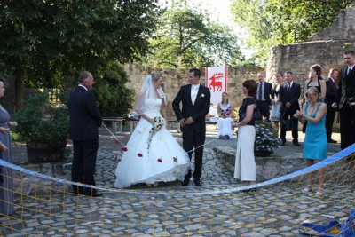 Trauen Sie sich - noch freie Eheschließungstermine auf der Wasserburg Egeln (Bild vergr&ouml;&szlig;ern)