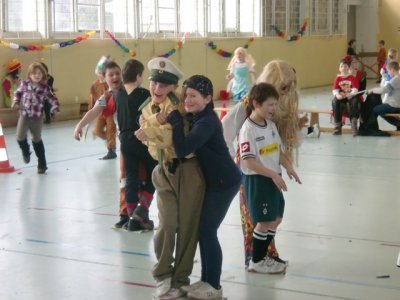 „Fasching in der Grundschule Rückersdorf"