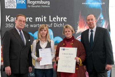 Foto zur Meldung: Ausgezeichnete Berufsausbildung bei der Firma Schiettinger KG