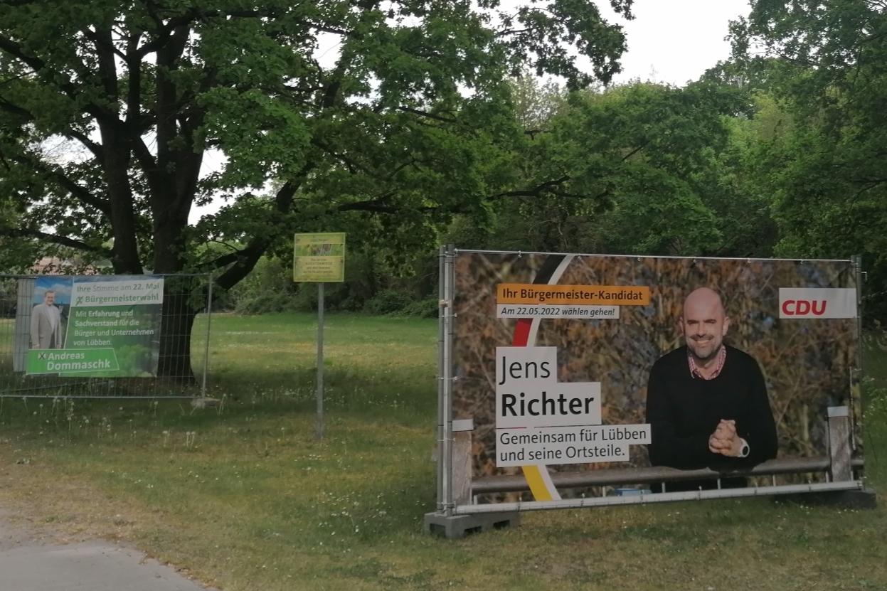 Wahlkampfbanner von Jens Richter und Andreas Dommaschk. Foto: Dörthe Ziemer