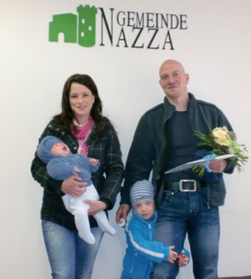 Gemeinde Nazza begrüßt neuen Erdenbürger (Bild vergr&ouml;&szlig;ern)