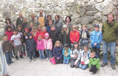 Foto zur Meldung: 18 Kommunionkinder fuhren in die Regensburger Gegend