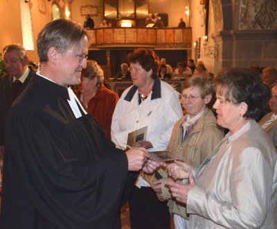 Wiedersehensfreude bei Goldener Konfirmation