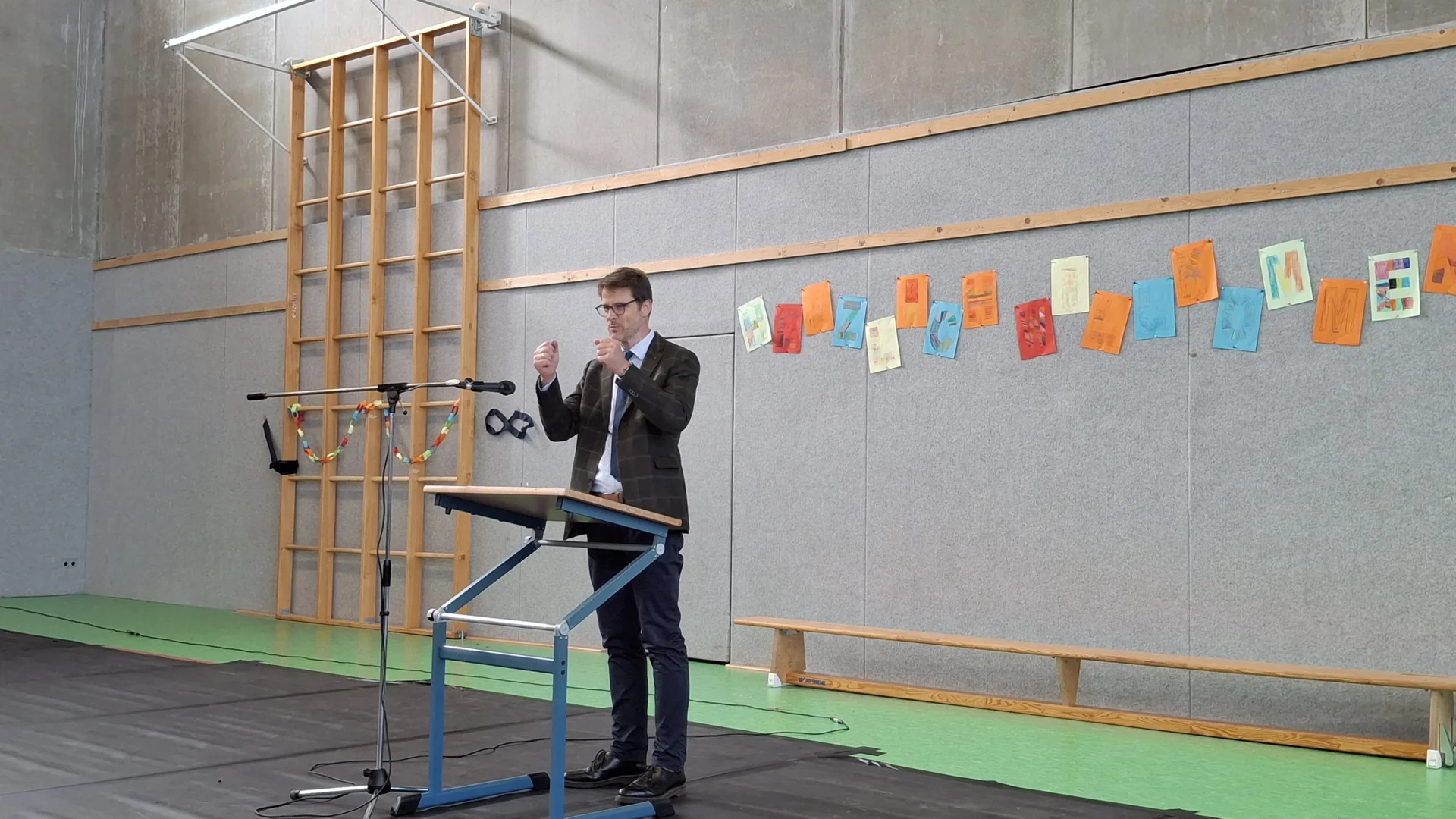 Amtsdirektor Christian Stemmer lobte in seiner Rede die gute Zusammenarbeit und das Engagement aller Beteiligter (Foto: AmtFA Andreas Hansen)