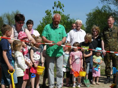 Spielplatzfest in Rädel (Bild vergrößern)