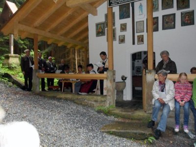 Foto zur Meldung: Letzte Maiandacht bei der Kesselbodenkapelle am 31. Mai 2012 