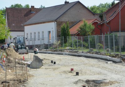 Ortsdurchfahrt Schipkau: Die ersten Borde stehen