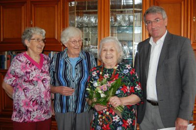 Schöner als der Bürgermeisterschmuck – Ruth Zedler feiert 90. Geburtstag mit eigener „Amtskette“