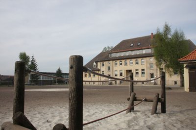 Ein Flügel wird belebt, der andere stirbt ab (Bild vergr&ouml;&szlig;ern)