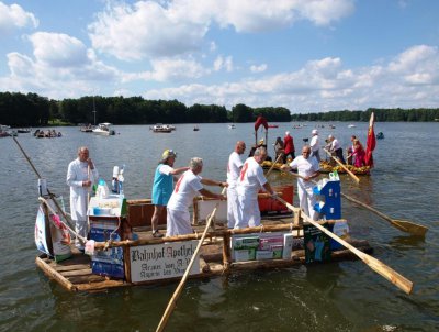 10. Lehniner Floßfest am 11.08.2012 (Bild vergrößern)